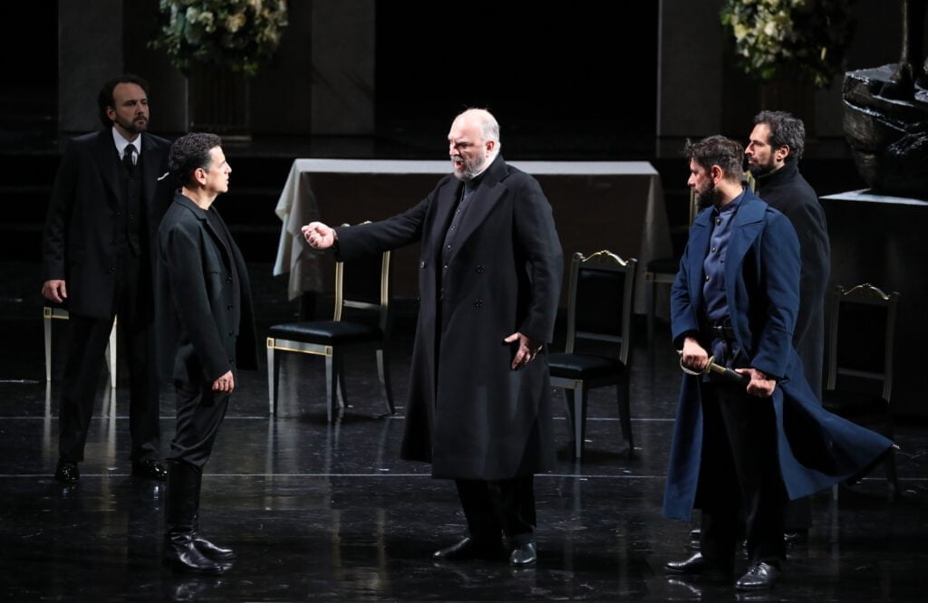Lucia di Lammermoor ins 20. Jahrhundert verlegt. Warum? Lucia di Lammermoor.